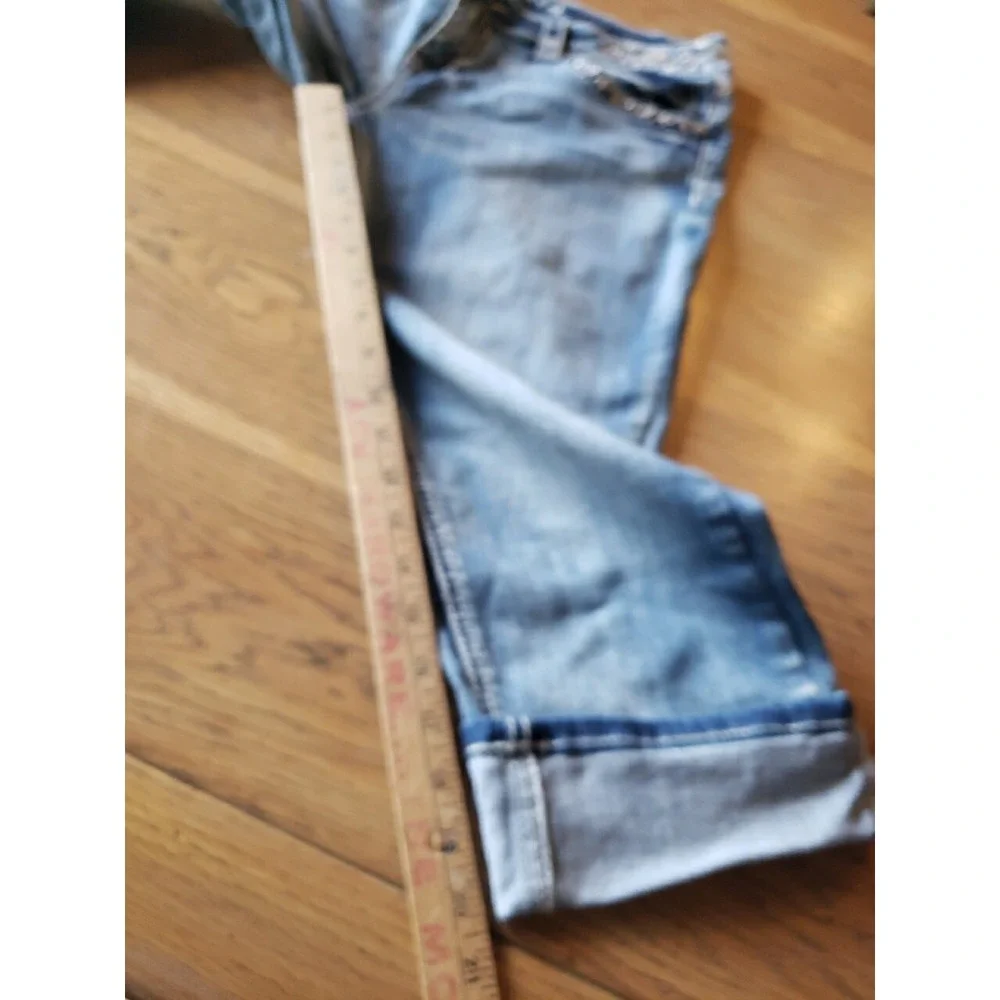 Sz 15 Jr Keya USA Women Easy Fit  Rhinestones Embroidered Cuff Capri Jean EUC - Picture 11 of 11